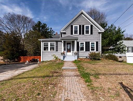 1st image of 221 Pond St