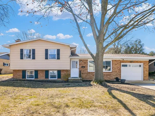 586 Hazelcrest Pl, Rantoul, IL 61866