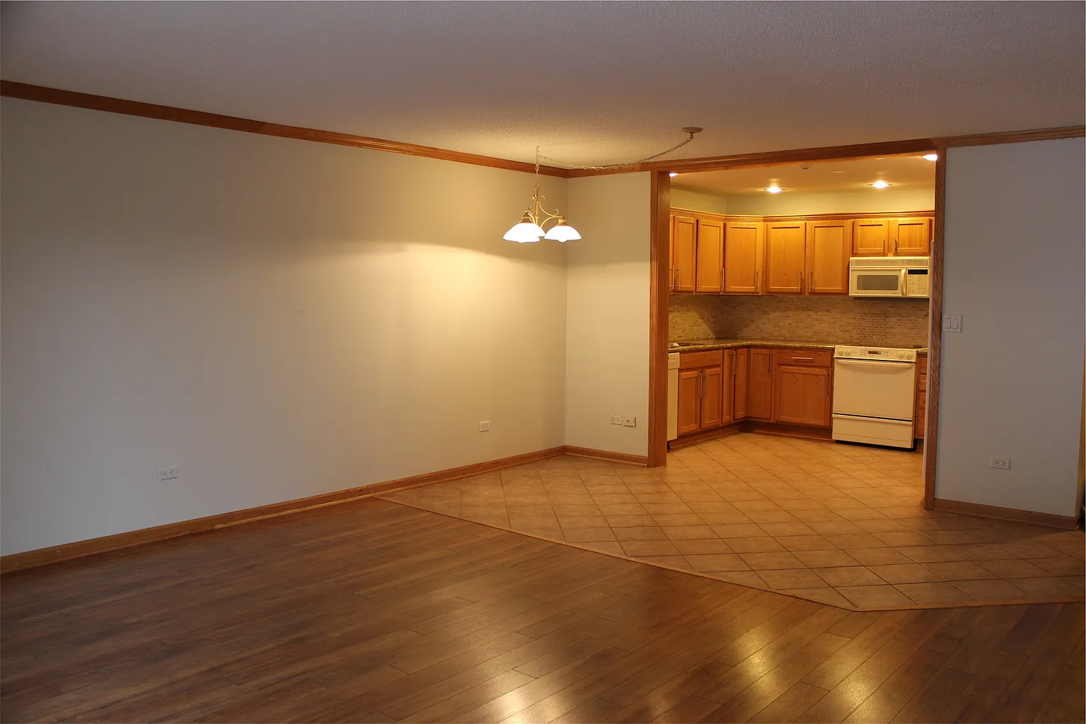 1295 N Sterling Ave #19-108 photo 1
