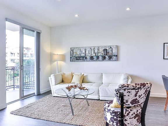 3rd image of 4354 Teesdale Ave APT 204