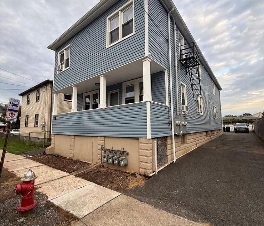 1st image of 676 Clarkson Ave #4