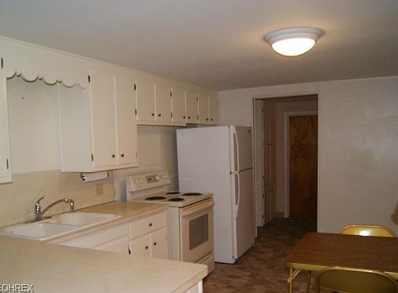 4th image of 3404 Madora Ave