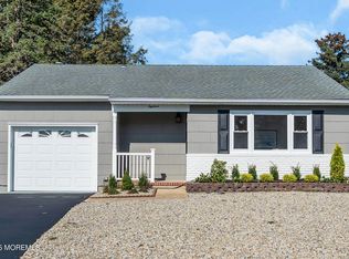 18 Gower Road, Toms River, NJ 08757