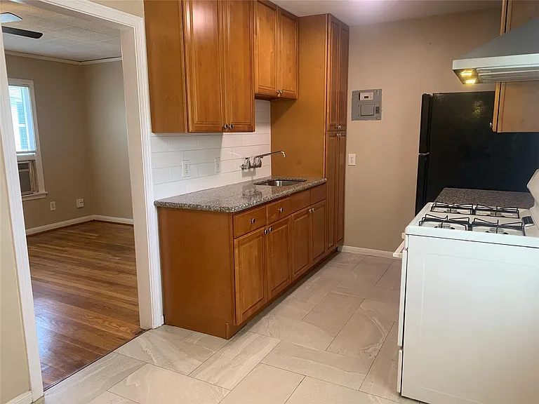 307 Avondale St #2.5 — Photo 12
