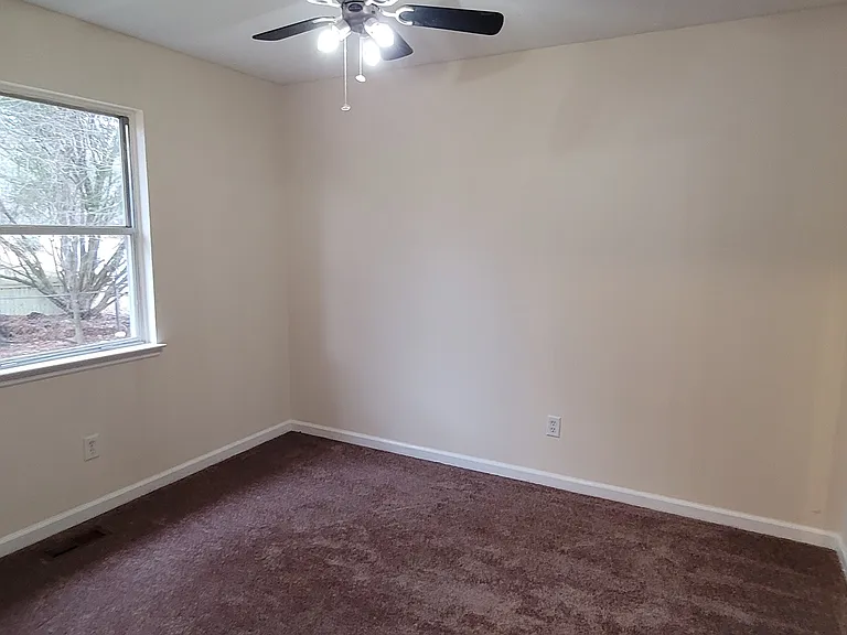 2082 Montgomery Trl — Photo 23