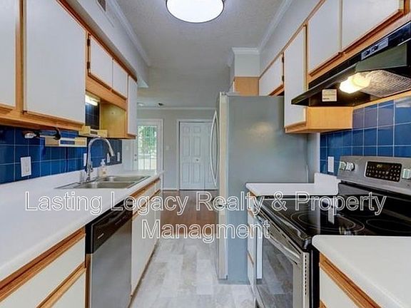 4th image of 845 Salem Point Ct