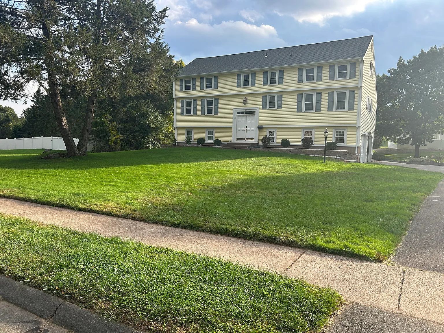 4 bed, 3.5 bath, 2990 sqft, $3,600 — Photo 3