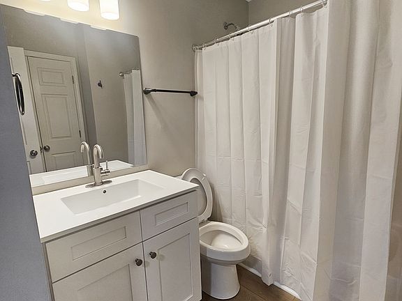 5th image of 11 Paris Creek Ct