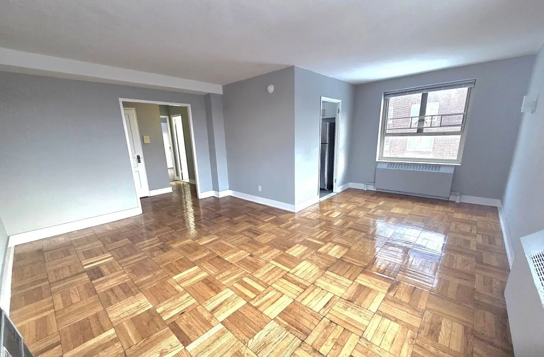 1 bed, 821 sqft, $2,327 — Photo 1