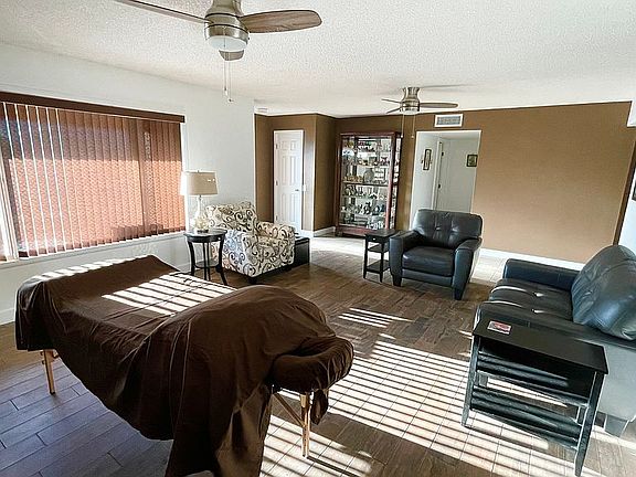 4th image of 9727 W Cottonwood Dr