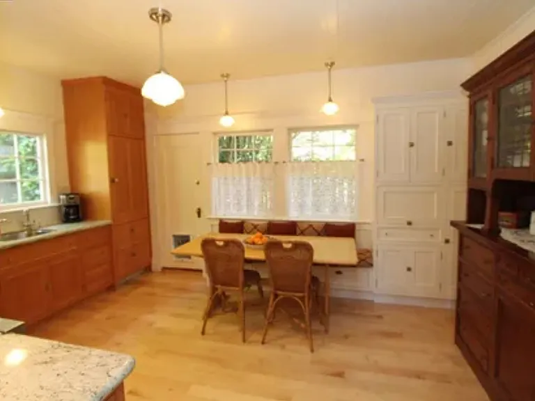 2702 Virginia St — Photo 11