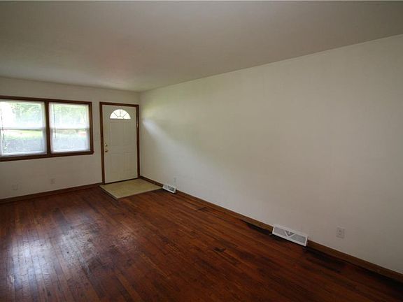 5th image of 202/204 S Sterling Ave