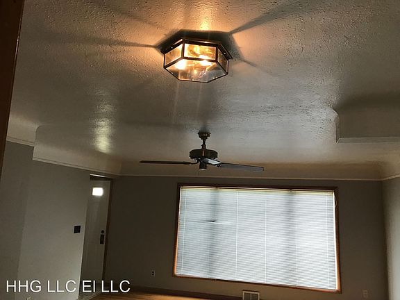 4th image of 742 Bayridge Blvd