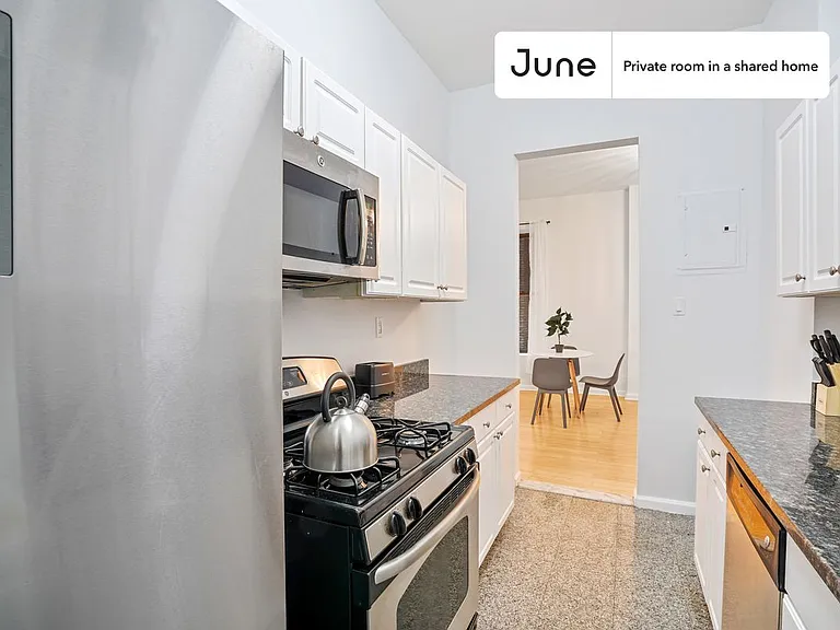 301 Saint Nicholas Ave #A — Photo 5
