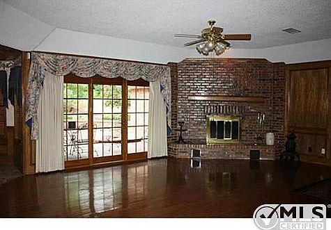 5th image of 4 Fox Hollow St