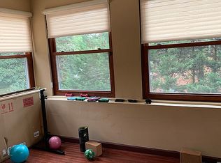 49 Tain Dr, Great Neck, NY 11021