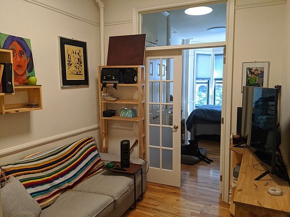 4th image of 358 12th St APT 1R