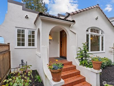 806 23rd Avenue E, Seattle, WA, 98112