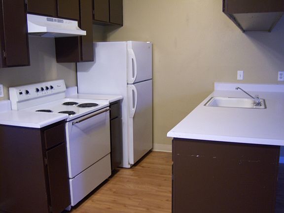 5th image of 124 E 13th St APT 19