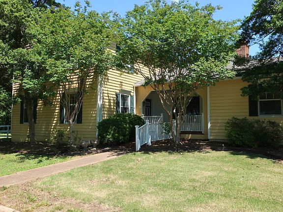 3rd image of 196 Hickory Ln
