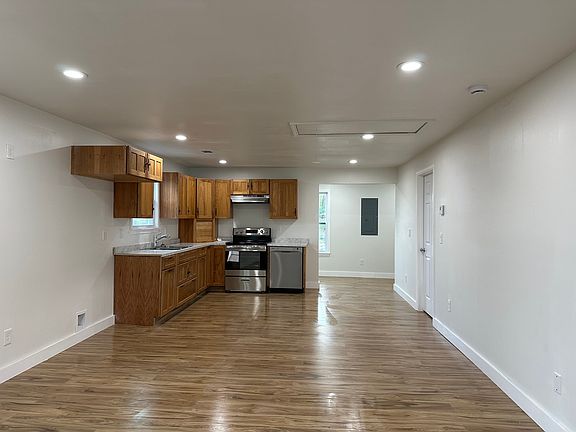 5th image of 1103 N 2nd Ave NW