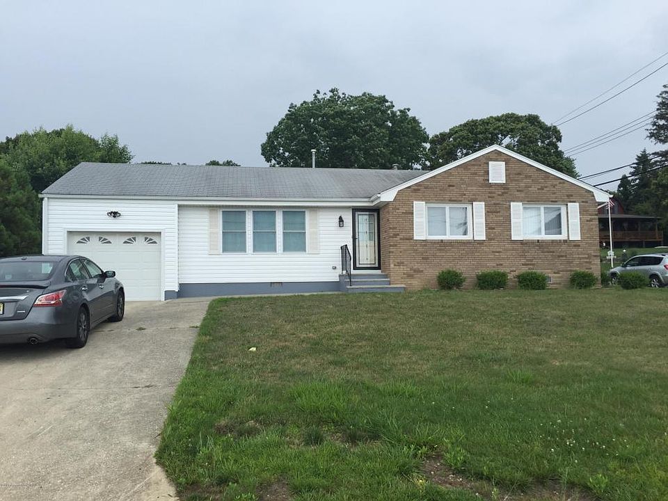 1st image of 365 S Riverside Dr
