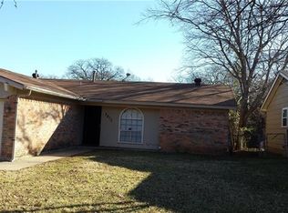 2413 Putnam St, Fort Worth, TX 76112