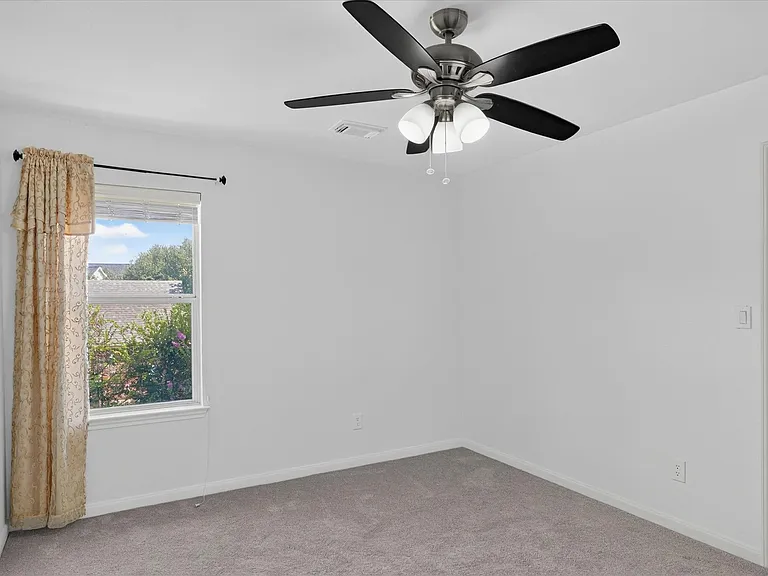 15324 Interlachen Dr — Photo 30