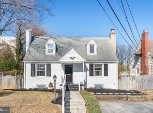 704 Buckingham Dr, Silver Spring, MD 20901