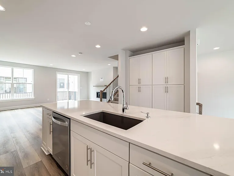 6227 Almerico Pl — Photo 16