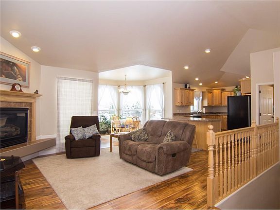 3rd image of 3432 Stone Brook Dr