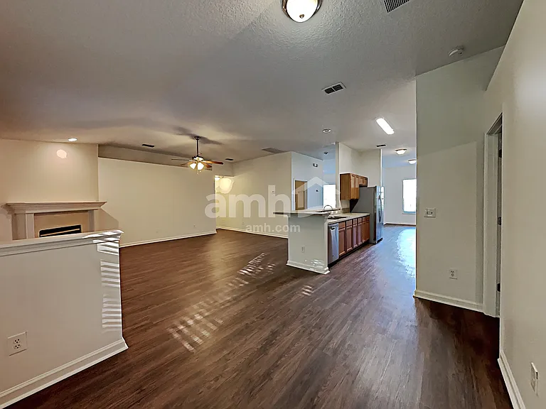 10008 Lancashire Dr — Photo 6