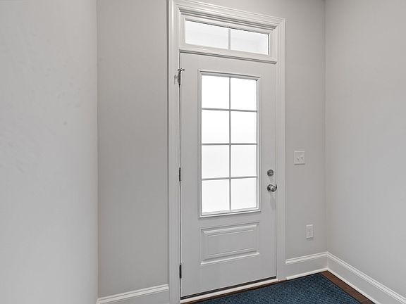 4th image of 811 Winter Meadow Dr