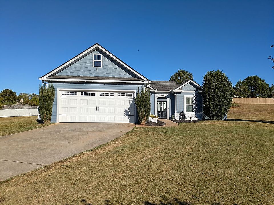 1st image of 104 Waterwood Bnd