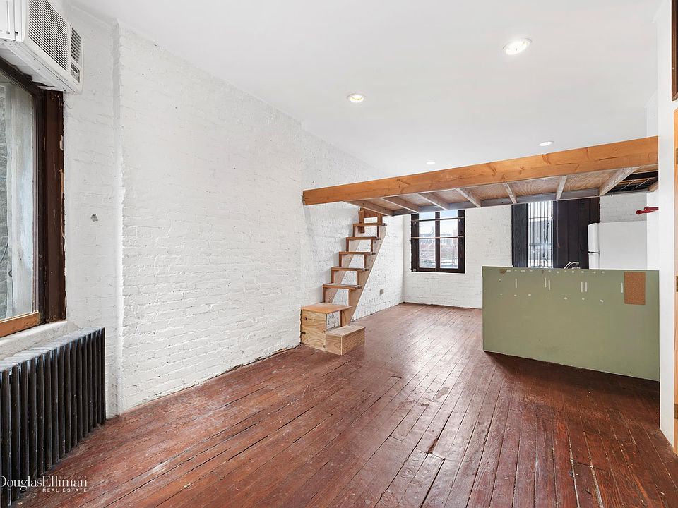 1st image of 250 E 7th St #23