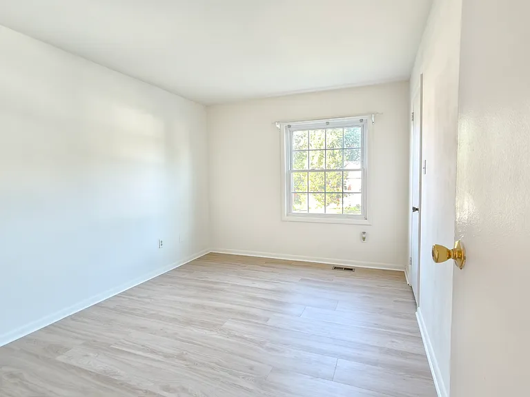 709 Fall Pl — Photo 7