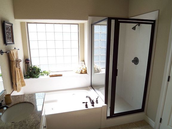 5th image of 3914 Devrne Dr