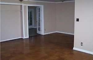 3rd image of 1101 E Washington St
