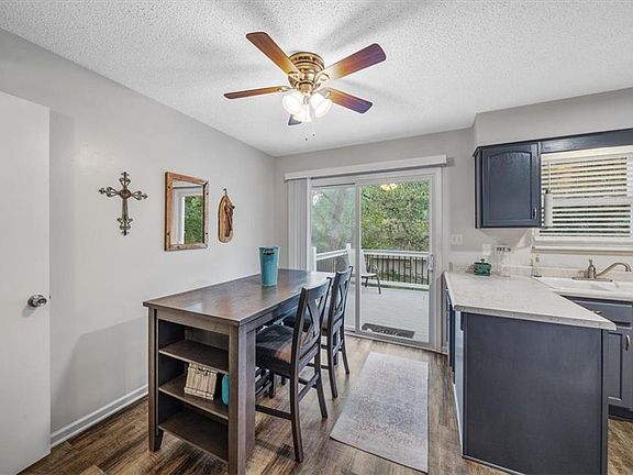 5th image of 3917 S Masterbrook Dr