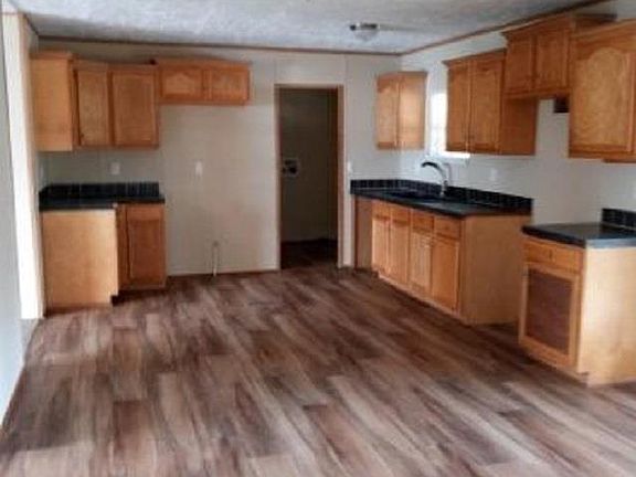 5th image of 6 Timberlane Dr