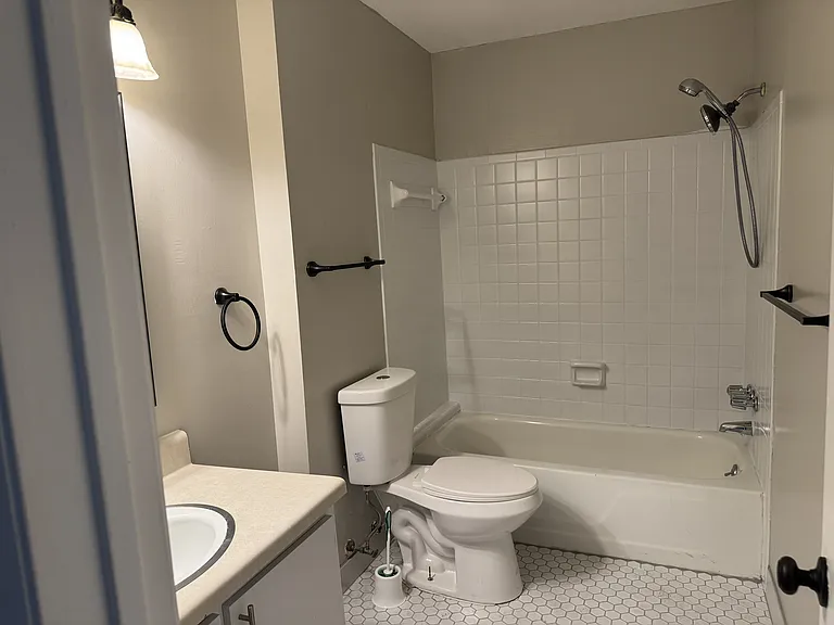 830D Beacon Pkwy E #1 — Photo 7