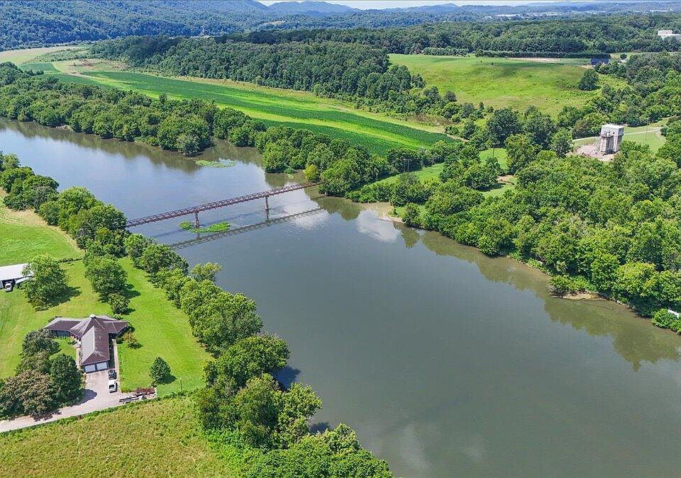 85th image of 628 Christian Bend Rd