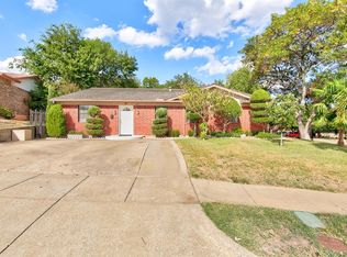 1137 Bridlewood Dr, Garland, TX 75040