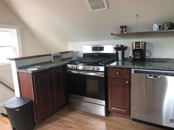 3rd image of 121 S Kenilworth Ave #3