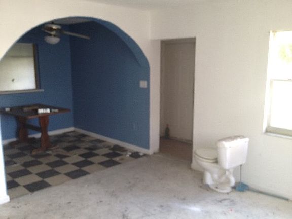 3rd image of 715 E Eskimo Ave