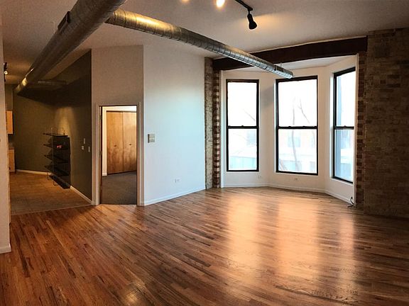 2nd image of 1301 N Milwaukee Ave #2R