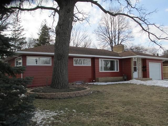 1st image of 64 Woodland Dr N
