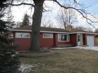 64 Woodland Dr N, Fargo, ND 58102