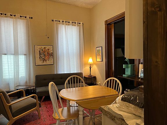 4th image of 2620 Bank St #4
