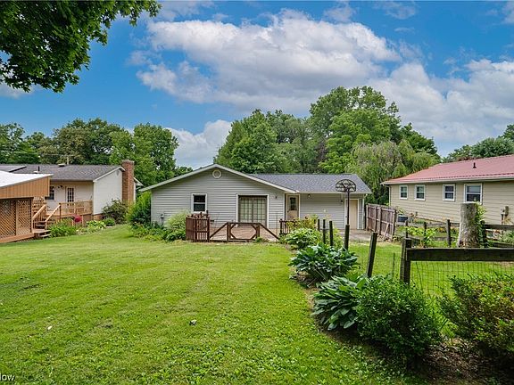 4th image of 725 Crabapple Ct